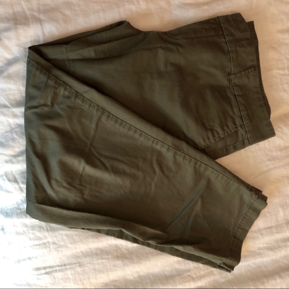 Olive cotton cropped pants